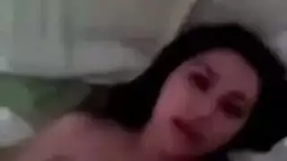 شرموطة مصرية تتناك في المرحاض والكاميرة مخفية