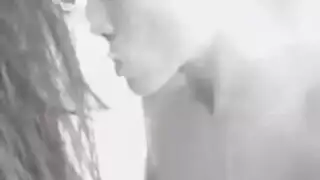شفاه وألسنة في كل مكان