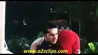 بيباشا باسو تأخذ قضيب دينو في مشهد حميمي
