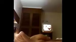 فتاة عربية تلعب بحسها وتتستمني