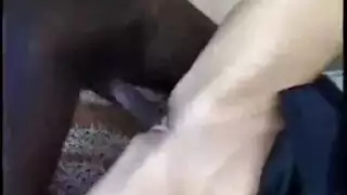 ابن نايم جنب امه وسخن عليها