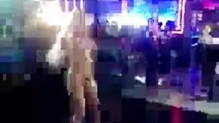 لا مال، لا مشكلة: مارينا تمارس شرجياً صريحاً مقابل النقود