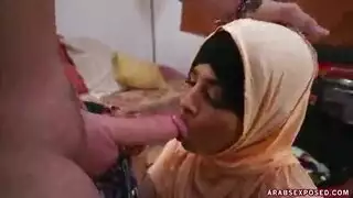 كوريات ممتلئات متحولات جنسياً في إباحية صريحة للمتحولين