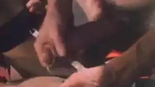 سرقة زوجة مثيرة: طاقم ينيك زوجتي في كل ثقب