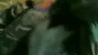 إباحي افتتاحي: مشاهد خام وجريئة