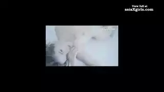 هاوية شهوة تتخذ أوضاعًا في ملابس داخلية لجلسة بورن خاصة