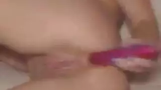 الام تلعب مع اولادها