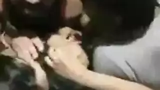 نيك فتاة على وشك ممارسة جنس صغيرة
