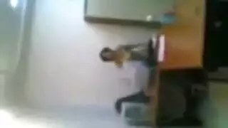 عاهرة ريفية تذهب مباشرة للضرب، لا نزع ملابس، ثم قيلولة
