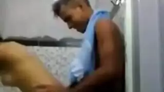 جنس حمام خفي والعائلة غائبة فعل شقيق إباحي مكثف