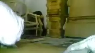 ممثلة بورن تؤخذ من الخلف والأمام