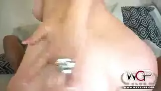 اغتصاب زوجة من طيزها