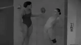 الجيش الوثن القدم فتاة العضلات