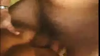 يتحرش بالبنت