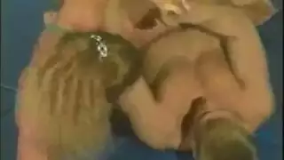 أفلام جيلف: سيدات كبيرات في جنس عنيف