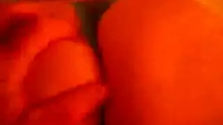 حفلة سكس بناتية – مقص عنيف وعمل أصابع