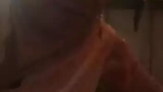 سكس عربي عنيف: أثداء ضخمة تهتز أثناء وضعية الكلب الشديدة
