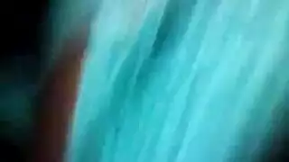 بنات يتوسلن من أجل سائل الحمار