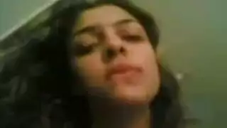 سكس نيك عرب ساخن و فتاة تمارس الجنس مع رجل