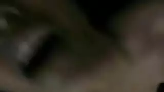 الابن لا يعجبه الملابس أمه