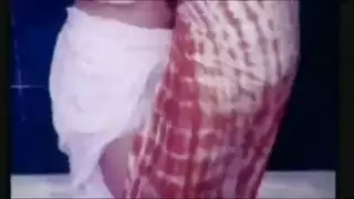 فتاة هندية ذات أثداء كبيرة تحصل على فعل جنسي قاسي من رجل شهواني