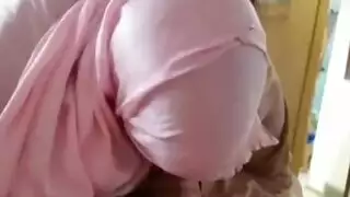 شقراء تجعل عشيقها يقذف ف كسها