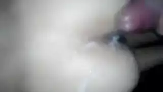 الصديق غائب، نينا لاكس تنتشر لقضيب عشيقها الصلب