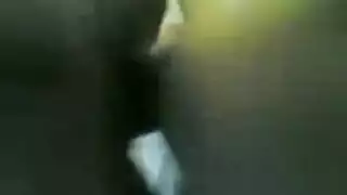 جنس عنيف: عربي يضخ كس الخادمة حتى تبلغ الذروة