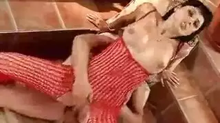 فيديو نيك اغراء في بيت النوم صدر كبير