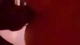 العاهرة آنابيلا تركب وتمص قضيبًا ضخمًا في فيلم بورن صريح