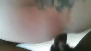 نيك شرجي صعب: تشقيق وجنتيها بزب أسود كبير