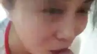 هوس بالفم العلني: هاوٍ يمص قضيبًا في الحديقة