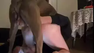 سكس حيوانات جماعي كلب ينيك بنت وصديقتها