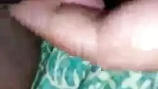 جنس أصابع بمستوى أفلام إباحية: أزواج تمارسه علناً