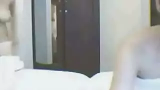 فتاة آسيوية جميلة