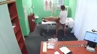 تقنية الطبيب المزيف الخاصة للمتعة البظرية القصوى
