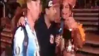 فحص طبي يتحول إلى بورنو صريح