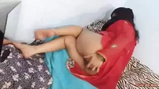محجبة ومتلهفة: مشهد استمناء مكثف لسارة بهابهي