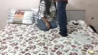 نجم بورنو هندي يهيمن في فيلم منزلي صريح