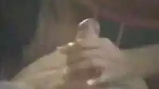آسيوية تمص القضيب وتحصل على قذف هائل على وجهها
