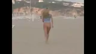 لعبة كس المراهقة المحلوق بدلاً من وقت القيلولة