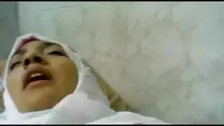المرة الأولى للخادمة العذراء: شرجي ومهبلي