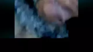 مكالمة خاصة تتحول إلى جنس صريح بينما تلعب المرأة المغربية بفرجها