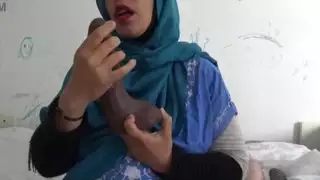 ملكات الشرج الحوامل في مشاهد خلفية صريحة
