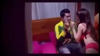 دخل بده كامله بكس صديقته وتضرب