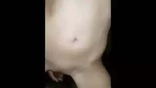 جماع في غرفة المرضى: ممرضة تسيطر على قضيب المريض