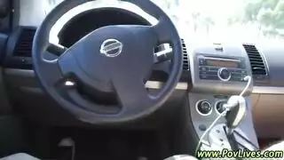 مراهقة تقدم مص عميق مكثف