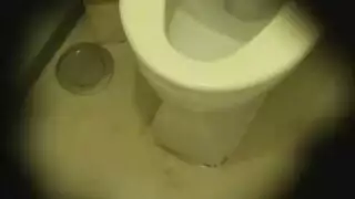 عائدة من العمل ومباشرة إلى مص قضيب قاس