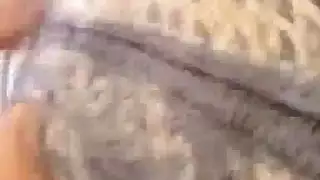 شاب يافع ينكش بقوة ويكسرها