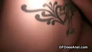 سخيف هذا الساخنة الشباب الكلية مع كبير الثدي